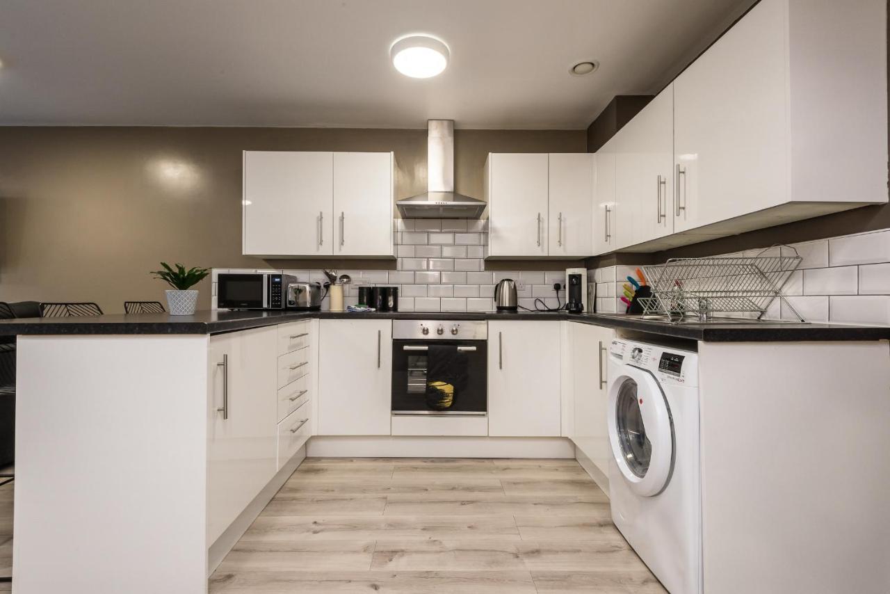 Host Apartments - Spacious 3 Bed Apartment With 3 Ensuites Liverpool Kültér fotó